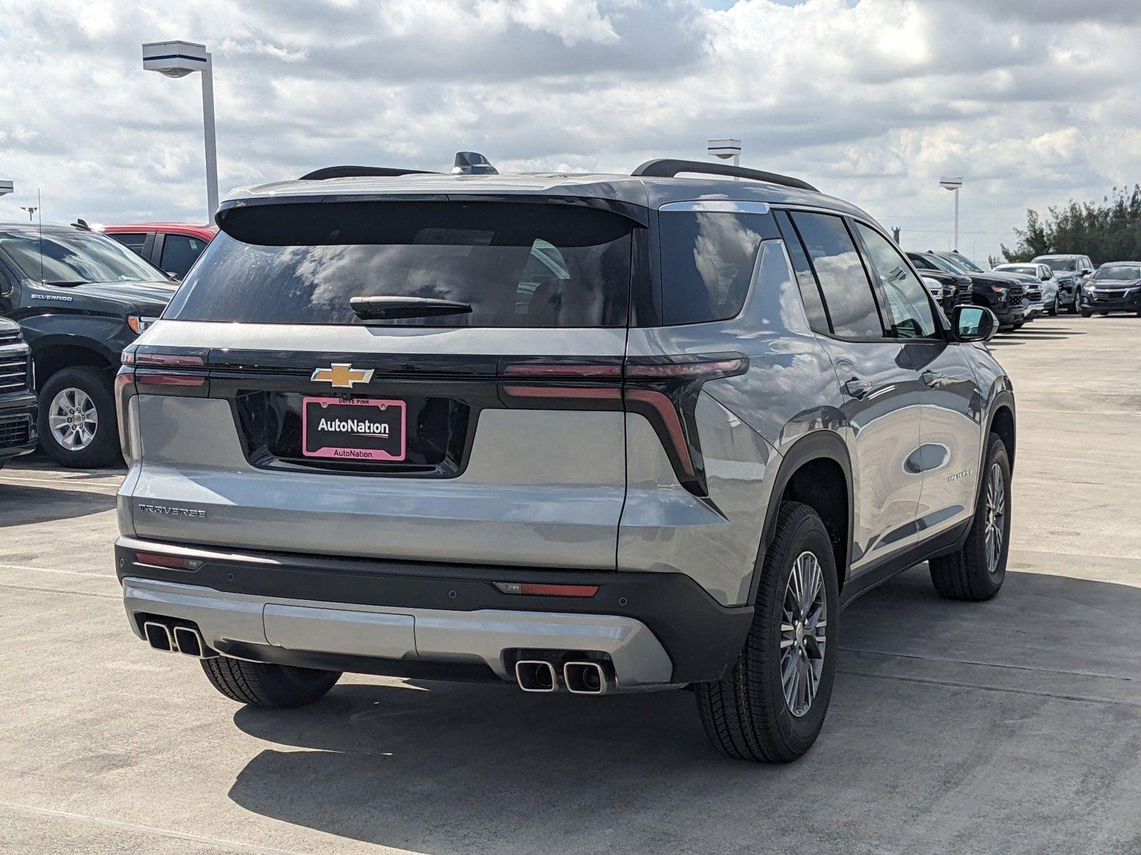 2025 Chevrolet Traverse Vehicle Photo in MIAMI, FL 33172-3015