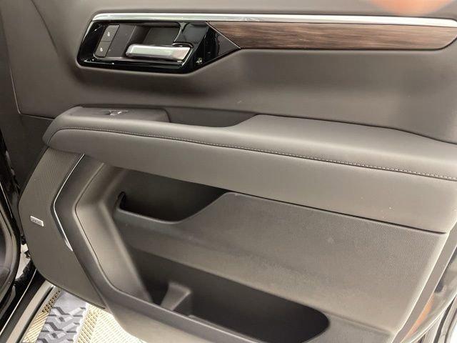 2025 Chevrolet Tahoe Vehicle Photo in PHOENIX, AZ 85014-3381
