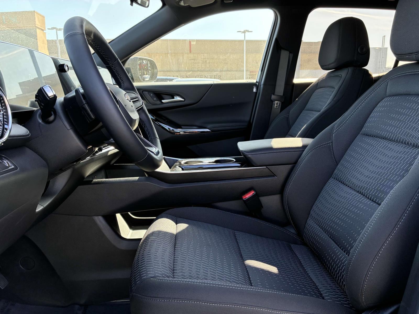 2025 Chevrolet Equinox Vehicle Photo in LOS ANGELES, CA 90007-3794
