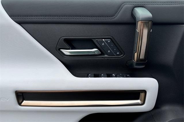 2025 GMC HUMMER EV SUV Vehicle Photo in ELK GROVE, CA 95757-8703