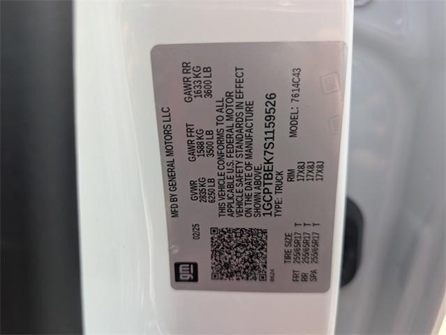 2025 Chevrolet Colorado Vehicle Photo in ENGLEWOOD, CO 80113-6708