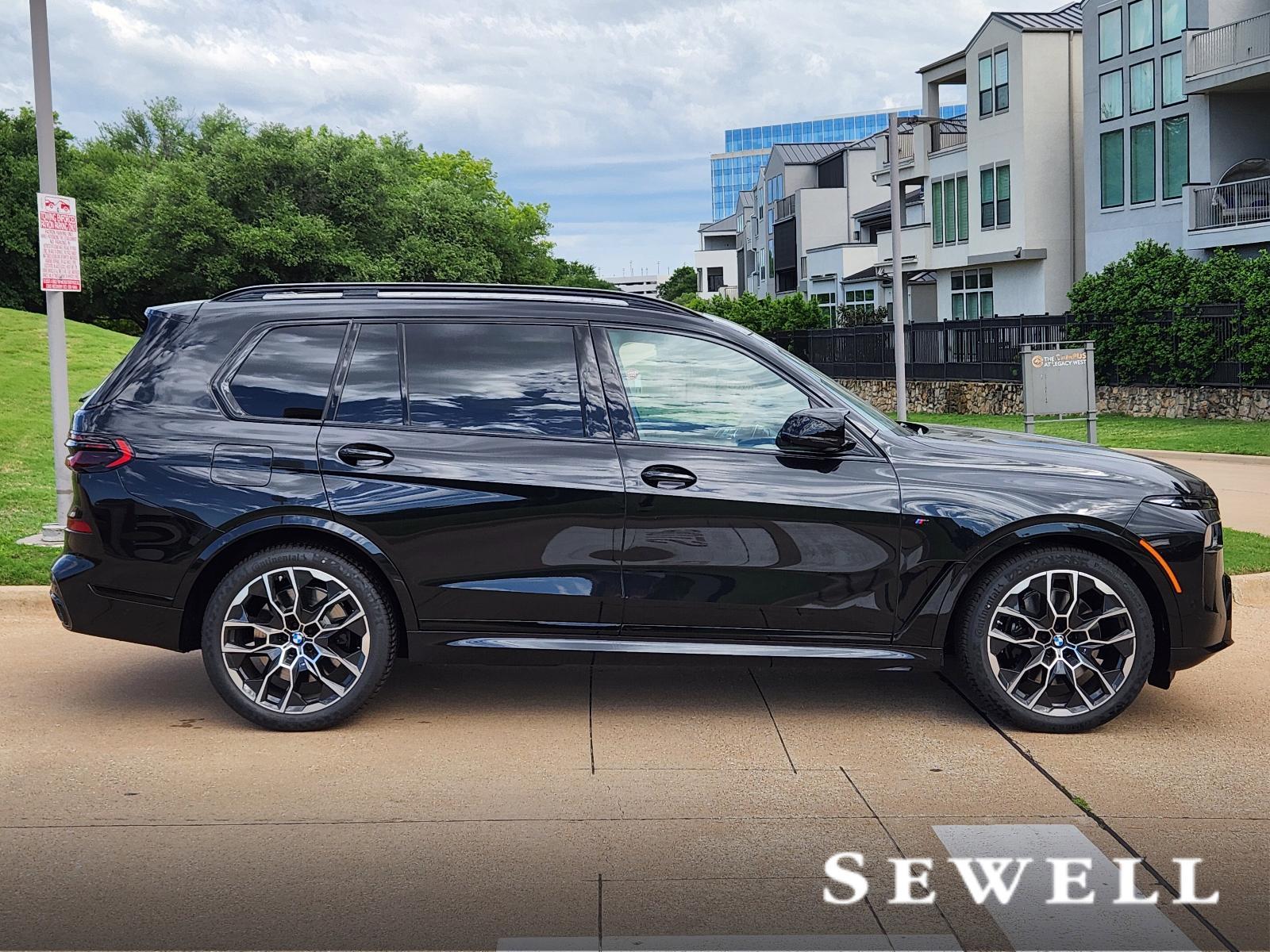 2025 BMW X7 M60i Vehicle Photo in PLANO, TX 75024
