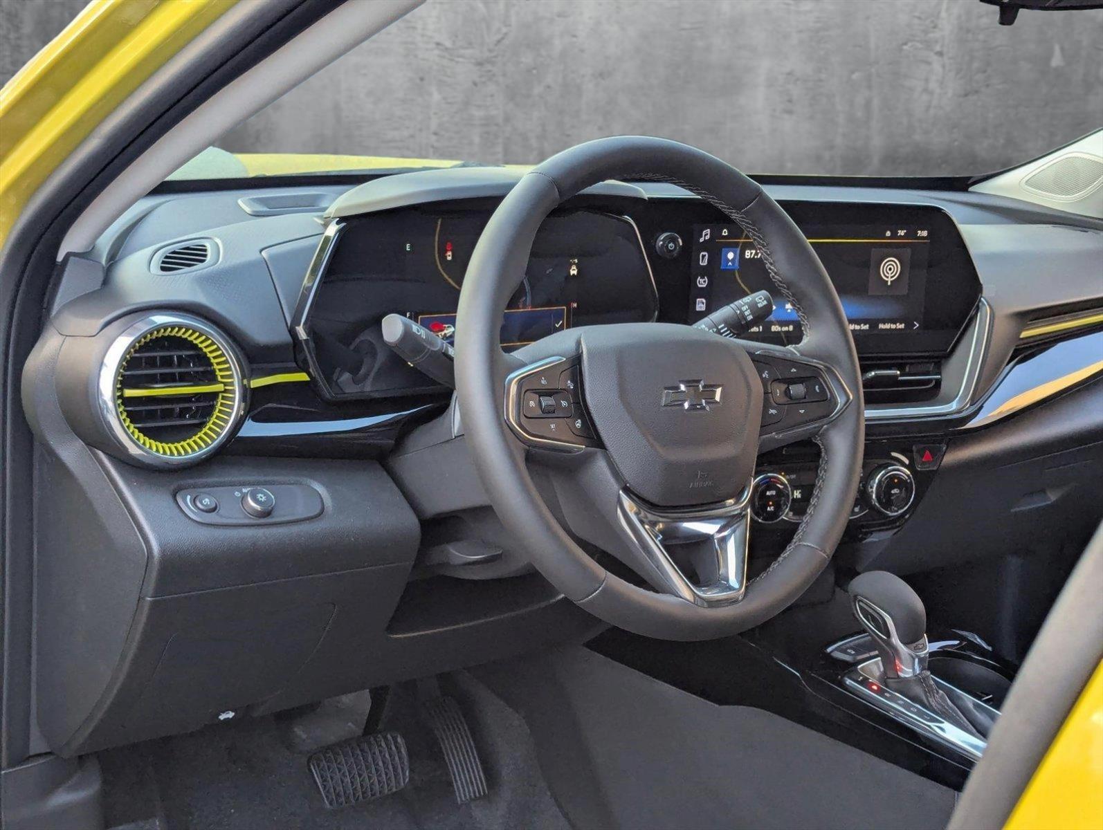 2025 Chevrolet Trax Vehicle Photo in GREENACRES, FL 33463-3207
