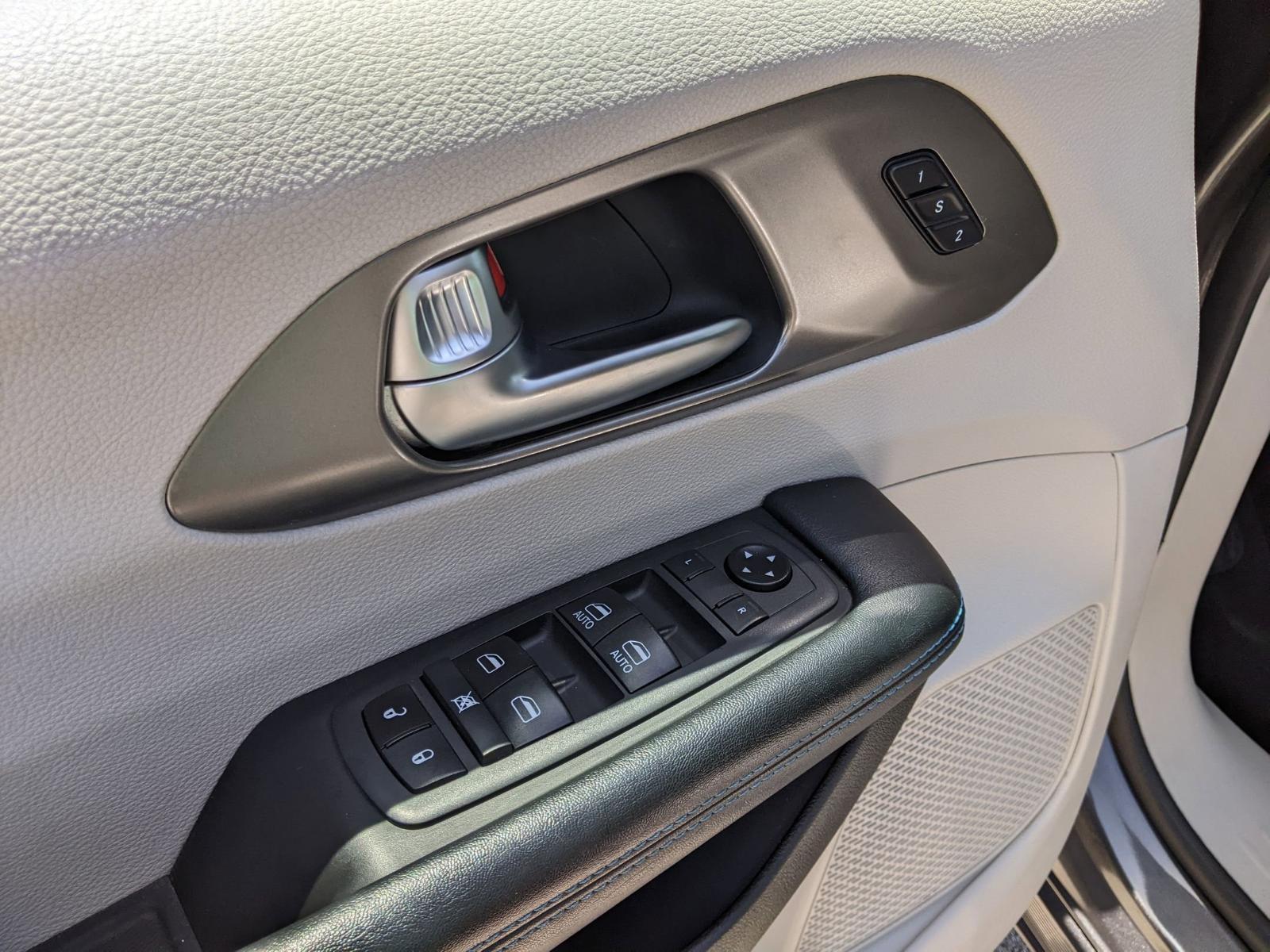2021 Chrysler Pacifica Vehicle Photo in Seguin, TX 78155