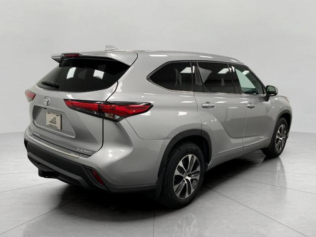 2022 Toyota Highlander Vehicle Photo in Appleton, WI 54913