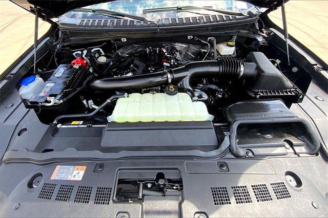 2024 Lincoln Navigator Vehicle Photo in TOPEKA, KS 66609-0000