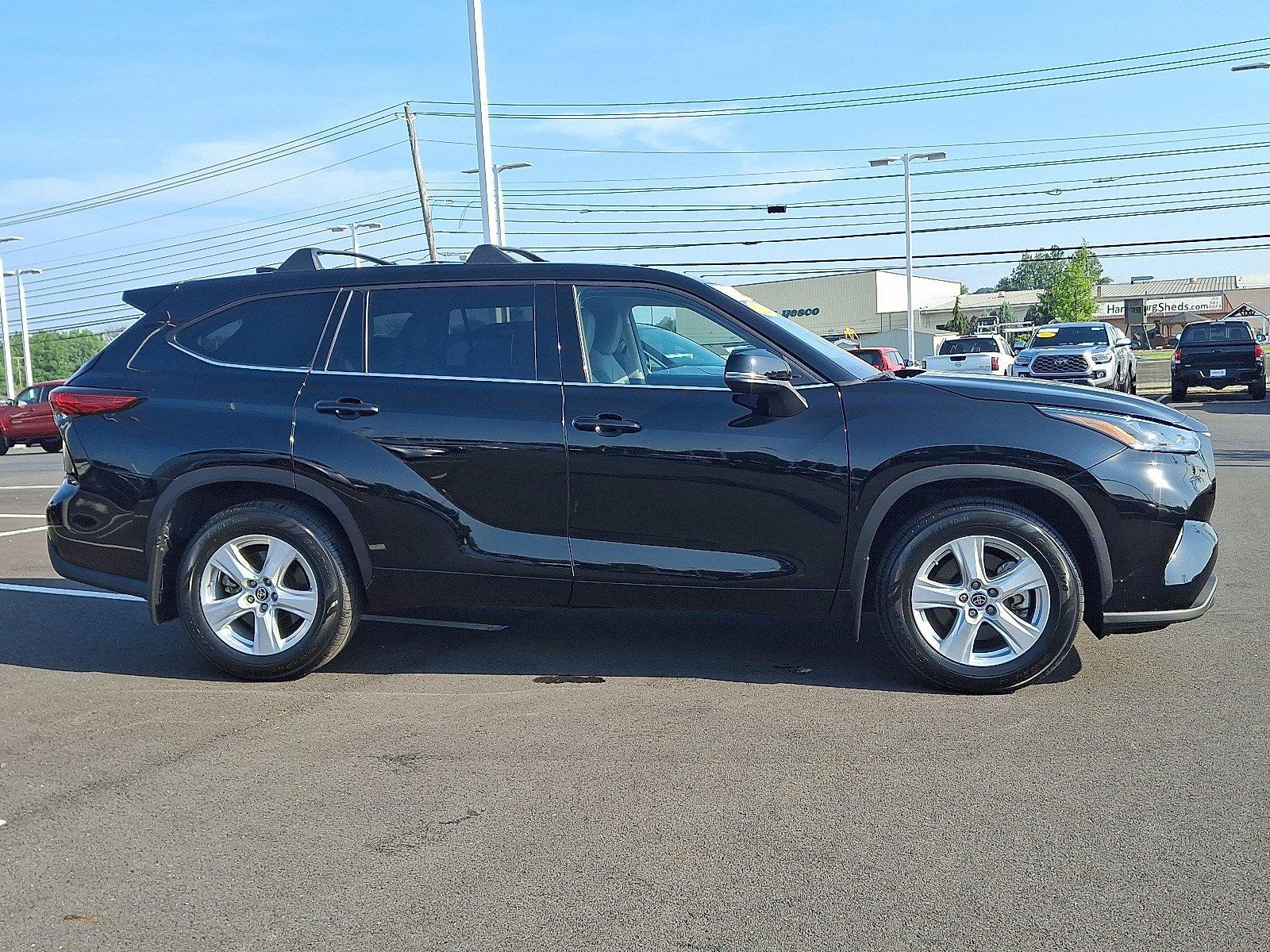 2022 Toyota Highlander Vehicle Photo in Harrisburg, PA 17111