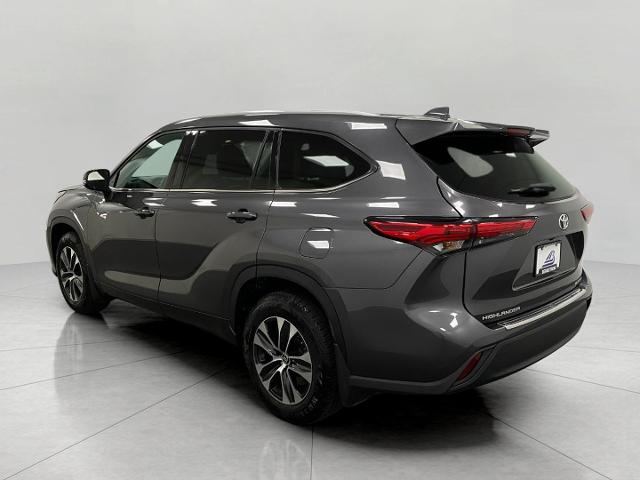 2022 Toyota Highlander Vehicle Photo in Appleton, WI 54913