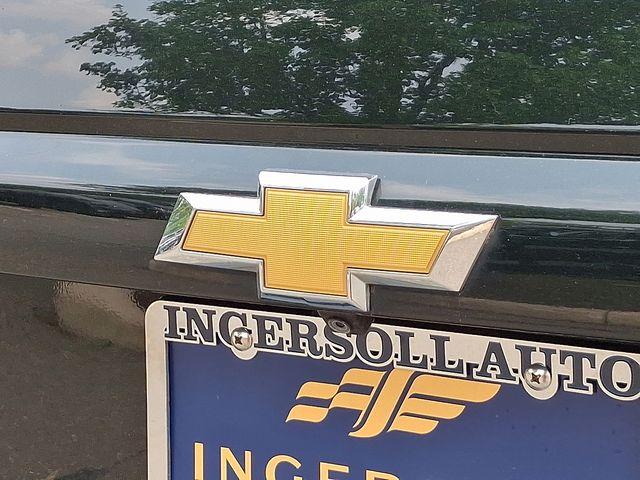 2016 Chevrolet Suburban Vehicle Photo in WATERTOWN, CT 06795-3318