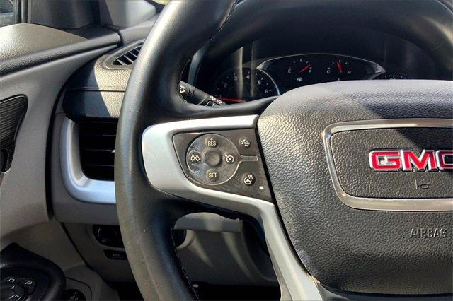 2024 GMC Terrain Vehicle Photo in TOPEKA, KS 66609-0000