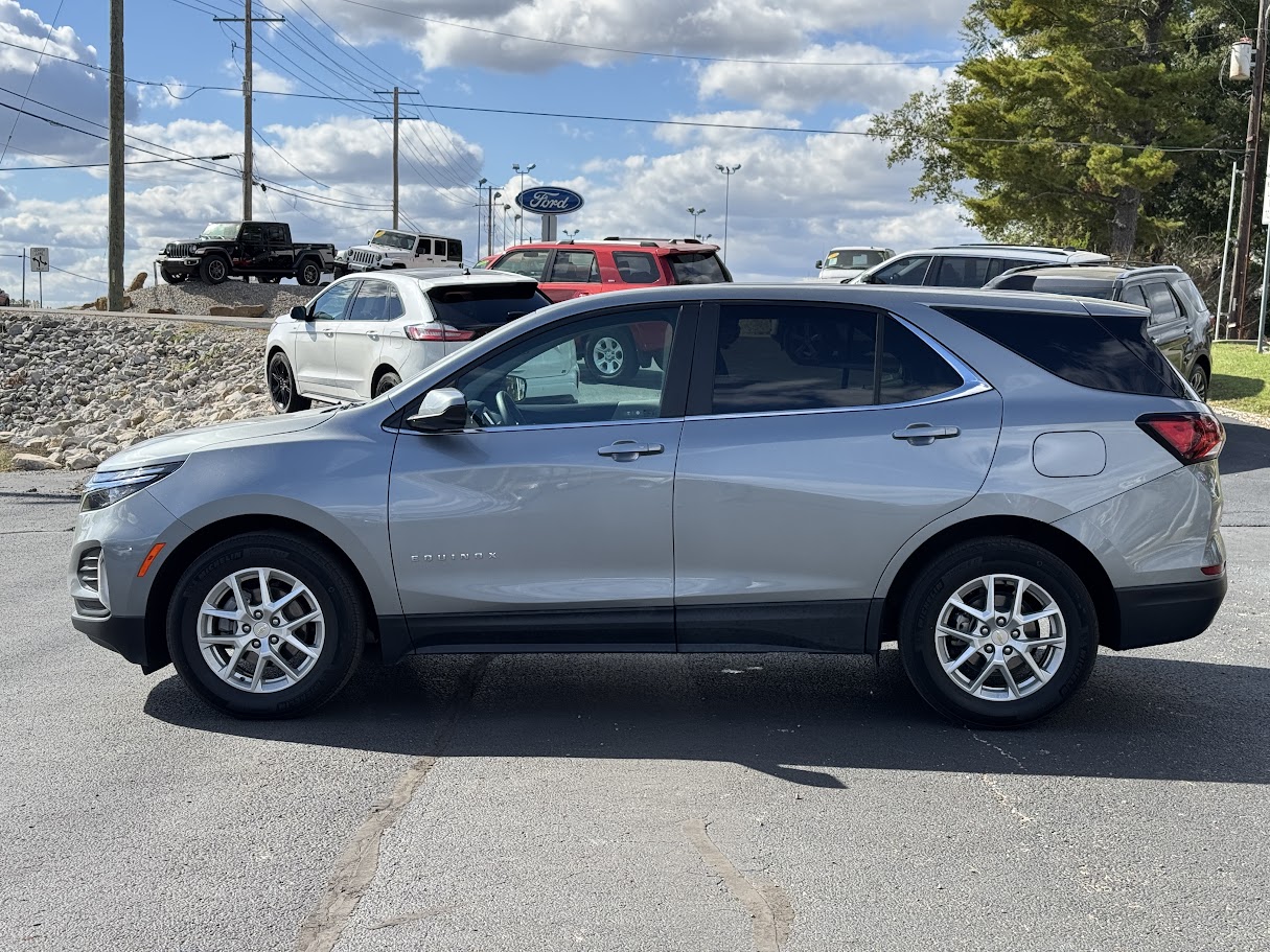 2023 Chevrolet Equinox Vehicle Photo in BOONVILLE, IN 47601-9633