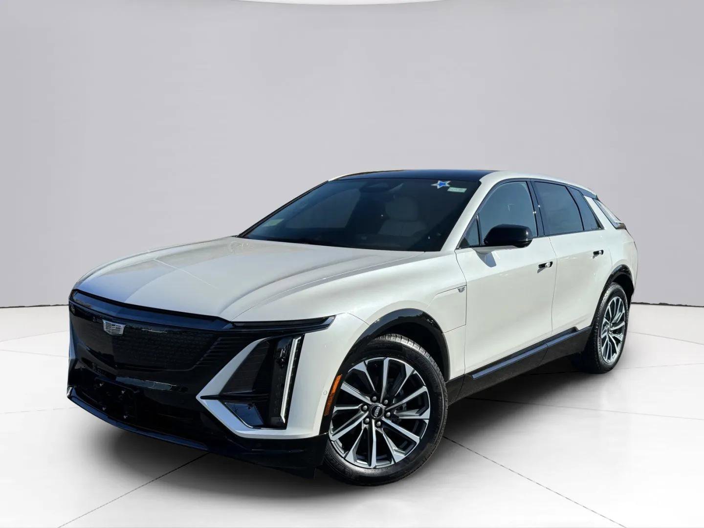 2024 Cadillac LYRIQ Vehicle Photo in LEOMINSTER, MA 01453-2952