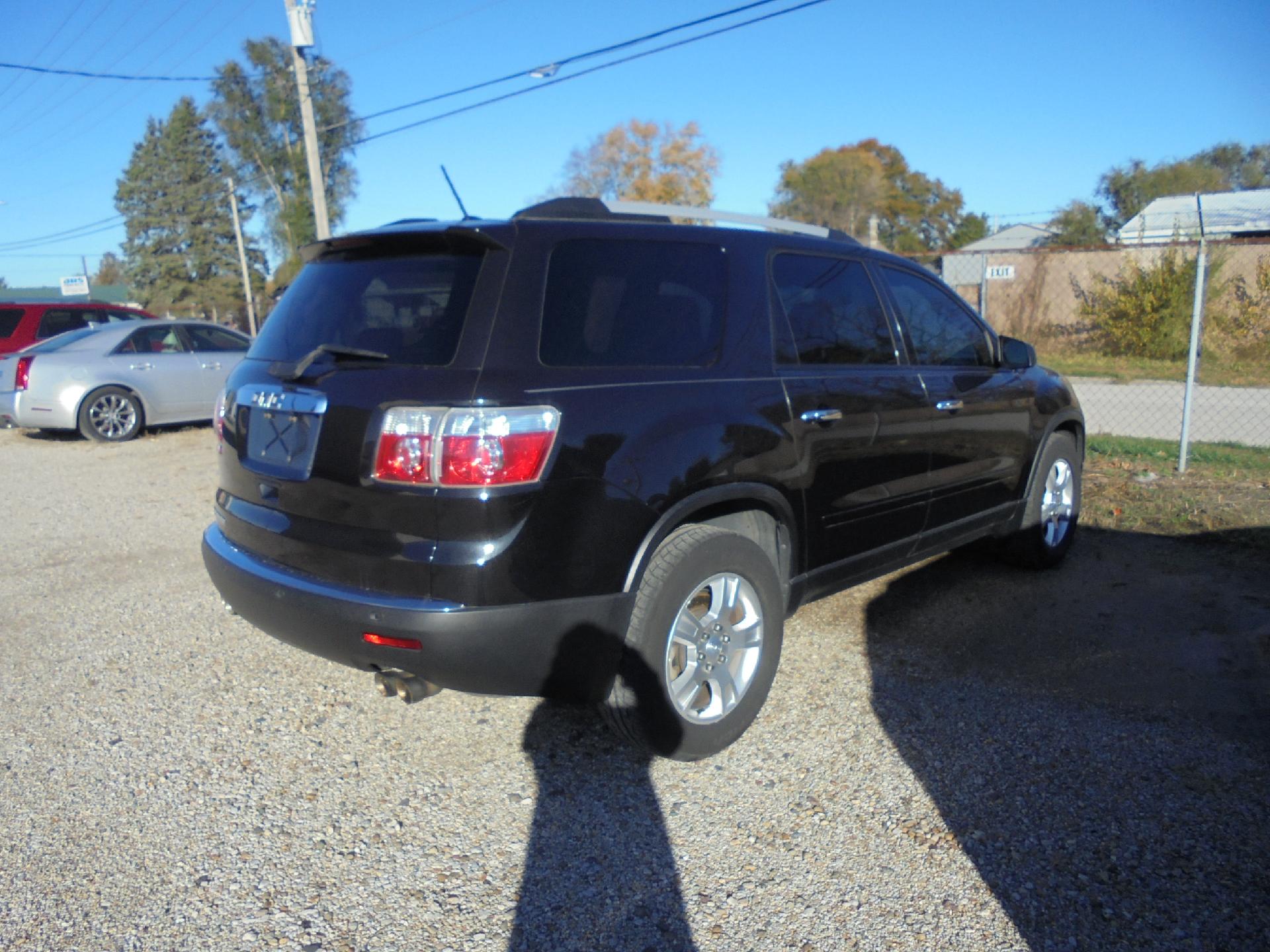 2011 GMC Acadia SLE photo 4