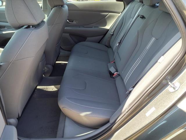 2024 Hyundai ELANTRA Vehicle Photo in Peoria, IL 61615