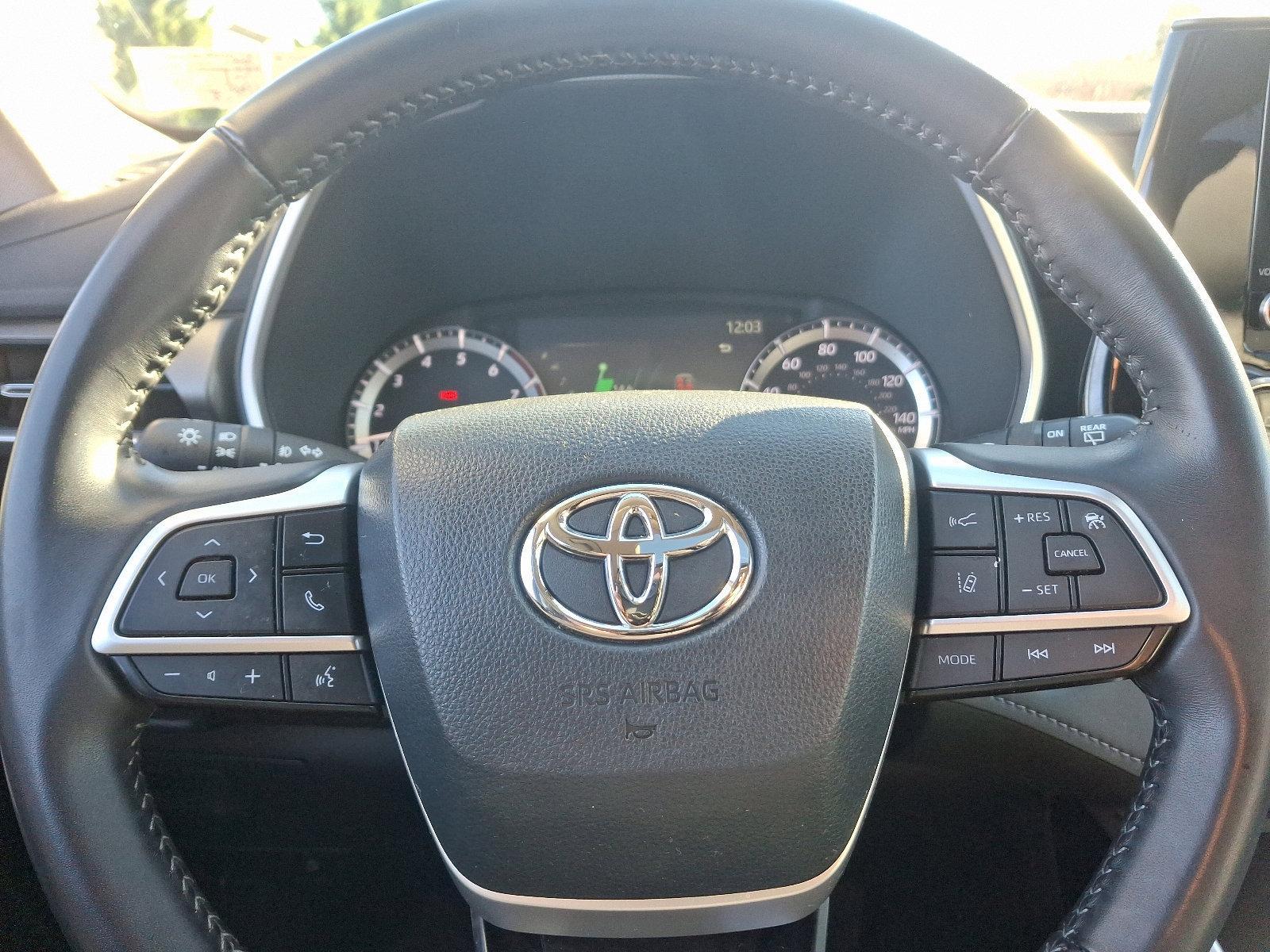 2023 Toyota Highlander Vehicle Photo in Trevose, PA 19053