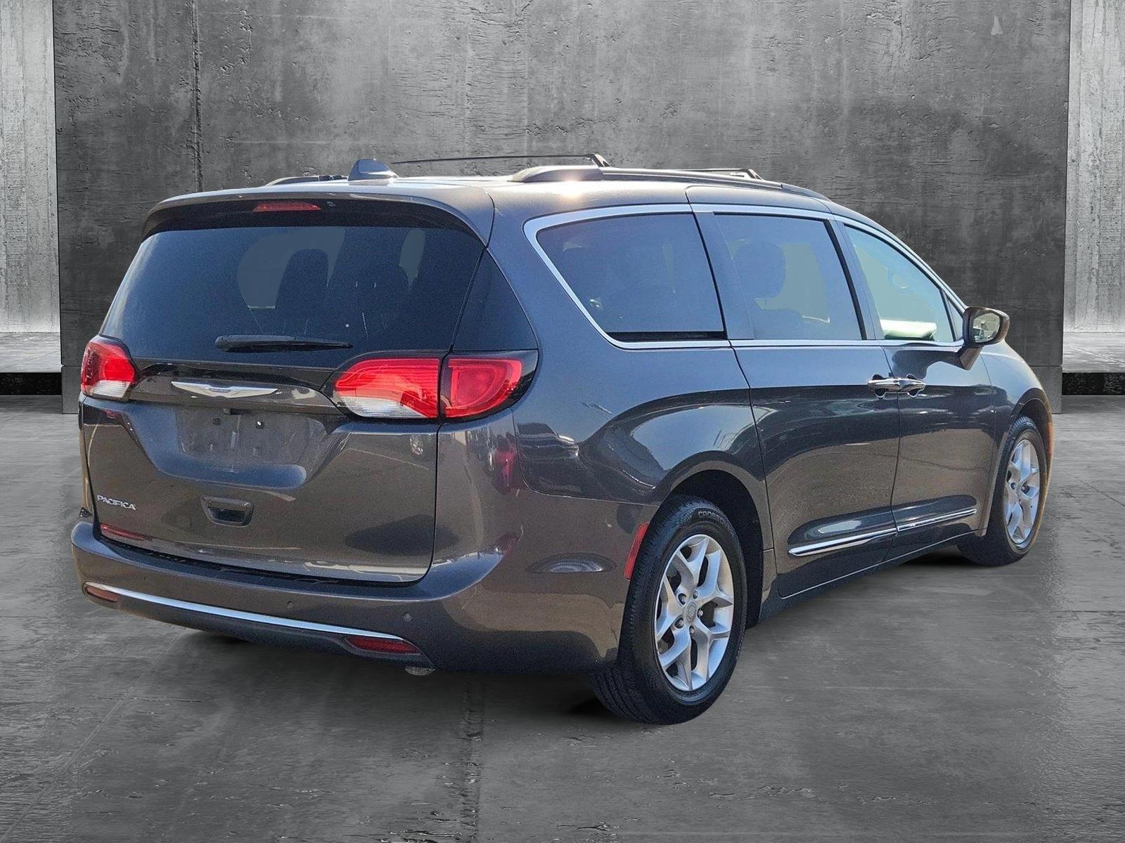 2017 Chrysler Pacifica Vehicle Photo in GILBERT, AZ 85297-0446