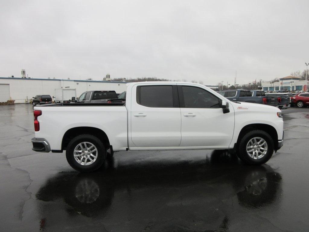 Used 2020 Chevrolet Silverado 1500 LT with VIN 3GCUYDED7LG319330 for sale in Collinsville, IL