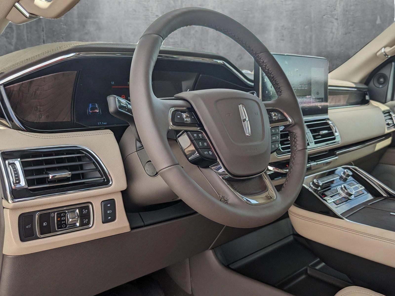 2023 Lincoln Navigator L Vehicle Photo in Clearwater, FL 33765