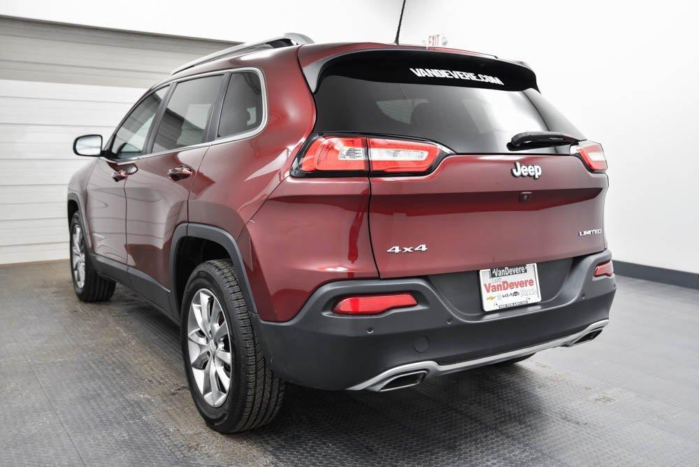 2018 Jeep Cherokee Vehicle Photo in AKRON, OH 44303-2185