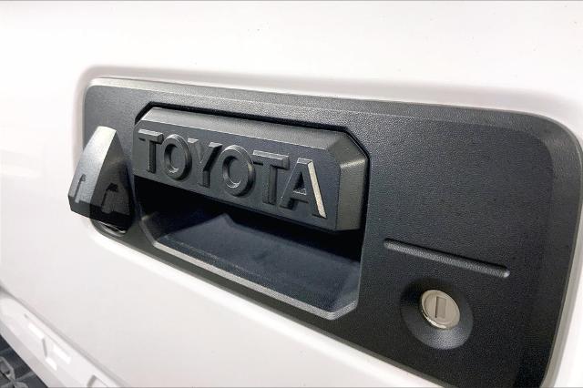 2021 Toyota Tacoma 4WD Vehicle Photo in Kansas City, MO 64114