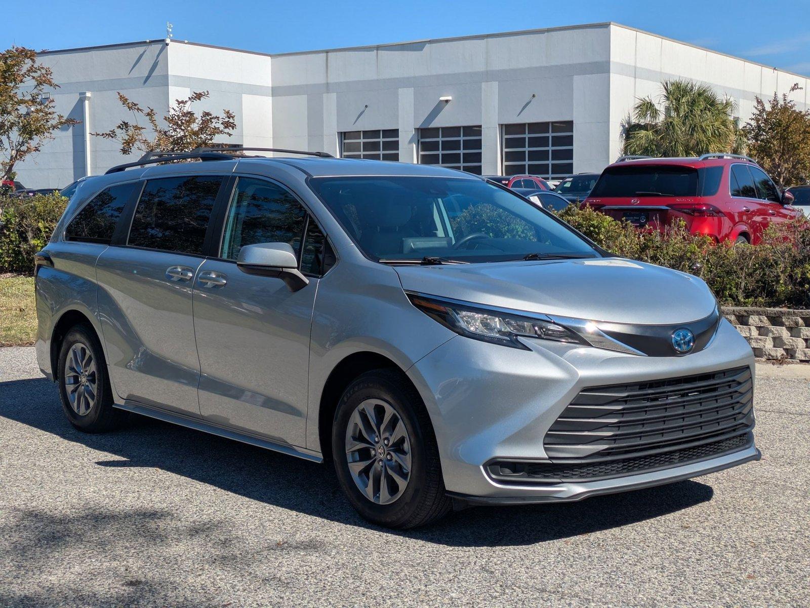 2023 Toyota Sienna Vehicle Photo in Winter Park, FL 32792