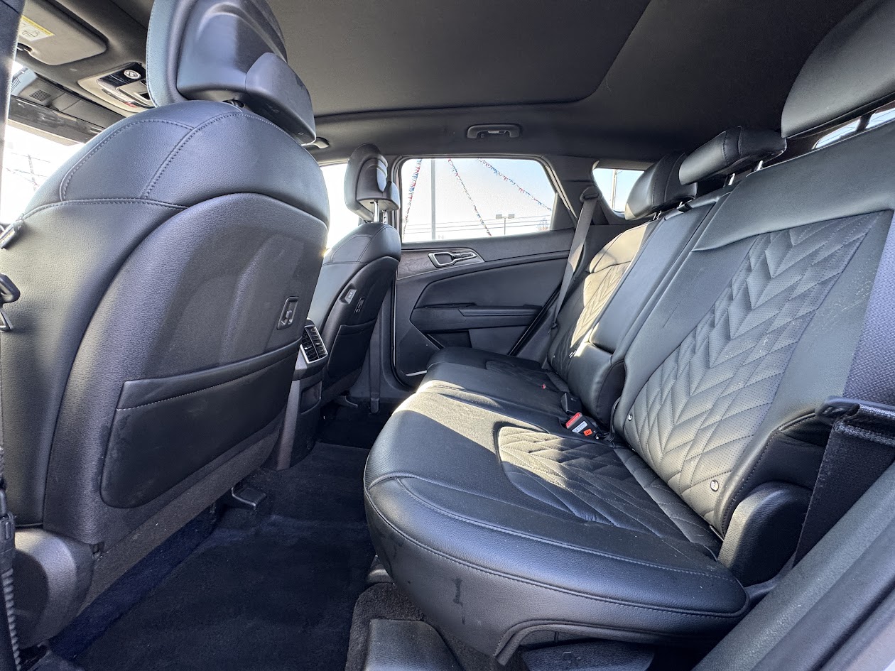 2023 Kia Sportage Vehicle Photo in BOONVILLE, IN 47601-9633