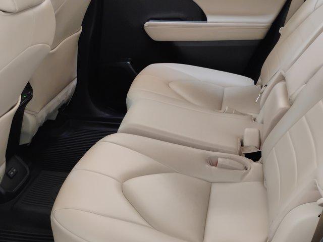 2023 Toyota Highlander Vehicle Photo in PINEVILLE, NC 28134-8495