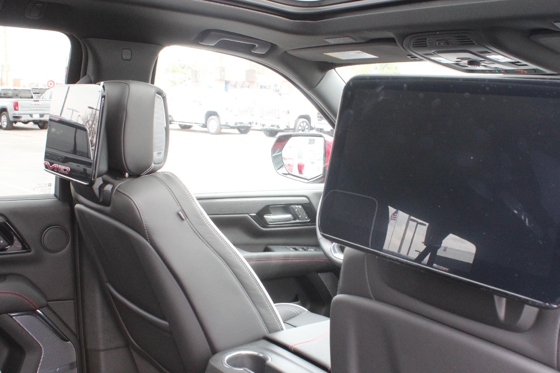 2025 GMC Yukon XL Vehicle Photo in AURORA, CO 80012-4011