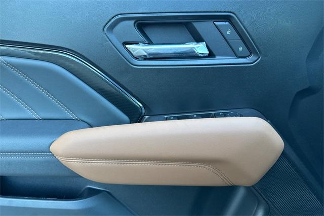 2025 GMC Canyon Vehicle Photo in ELK GROVE, CA 95757-8703