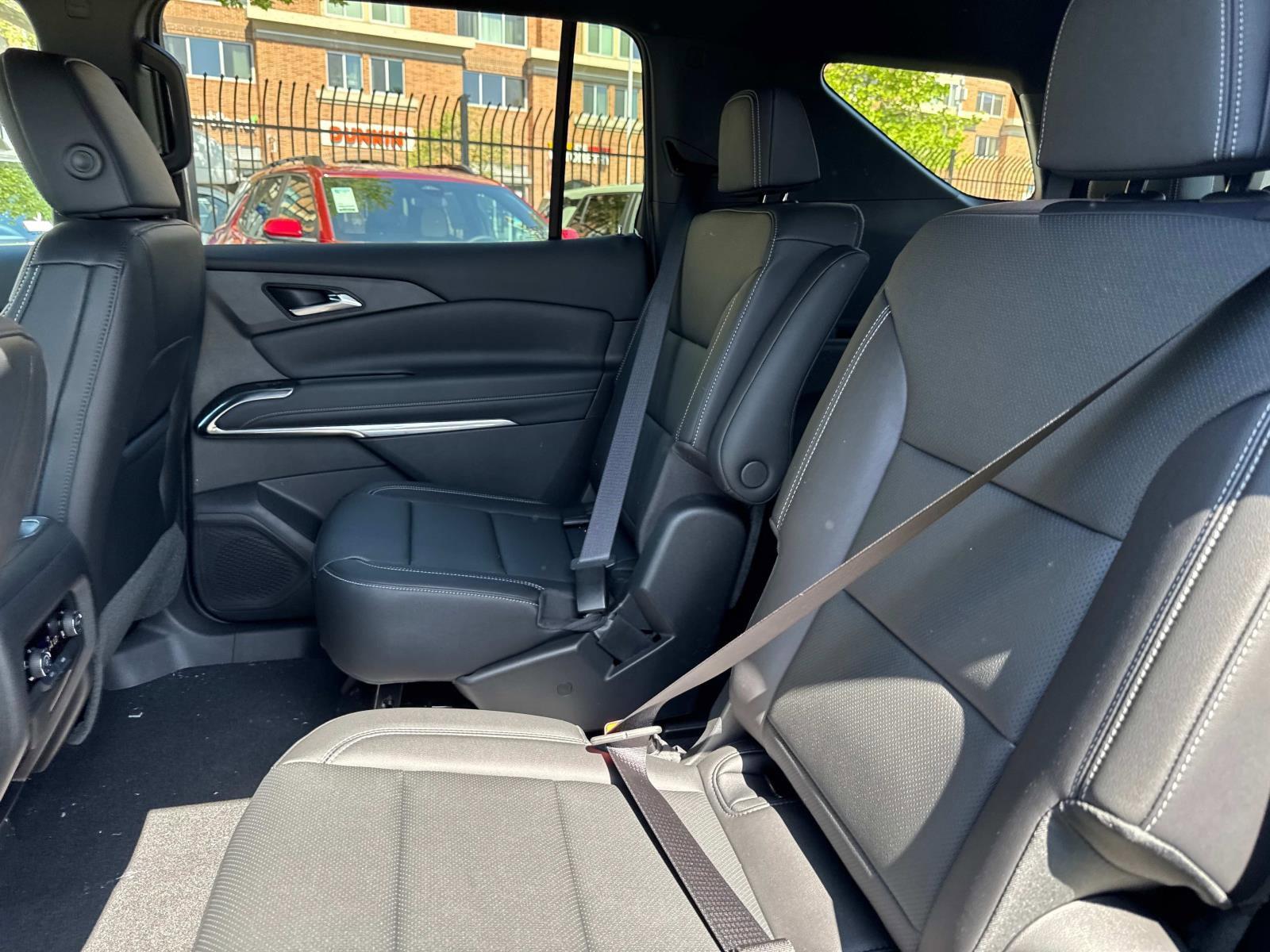 2025 Chevrolet Traverse Vehicle Photo in LOS ANGELES, CA 90007-3794