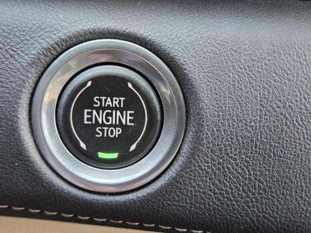 2021 Cadillac Escalade Vehicle Photo in DENTON, TX 76210-9321