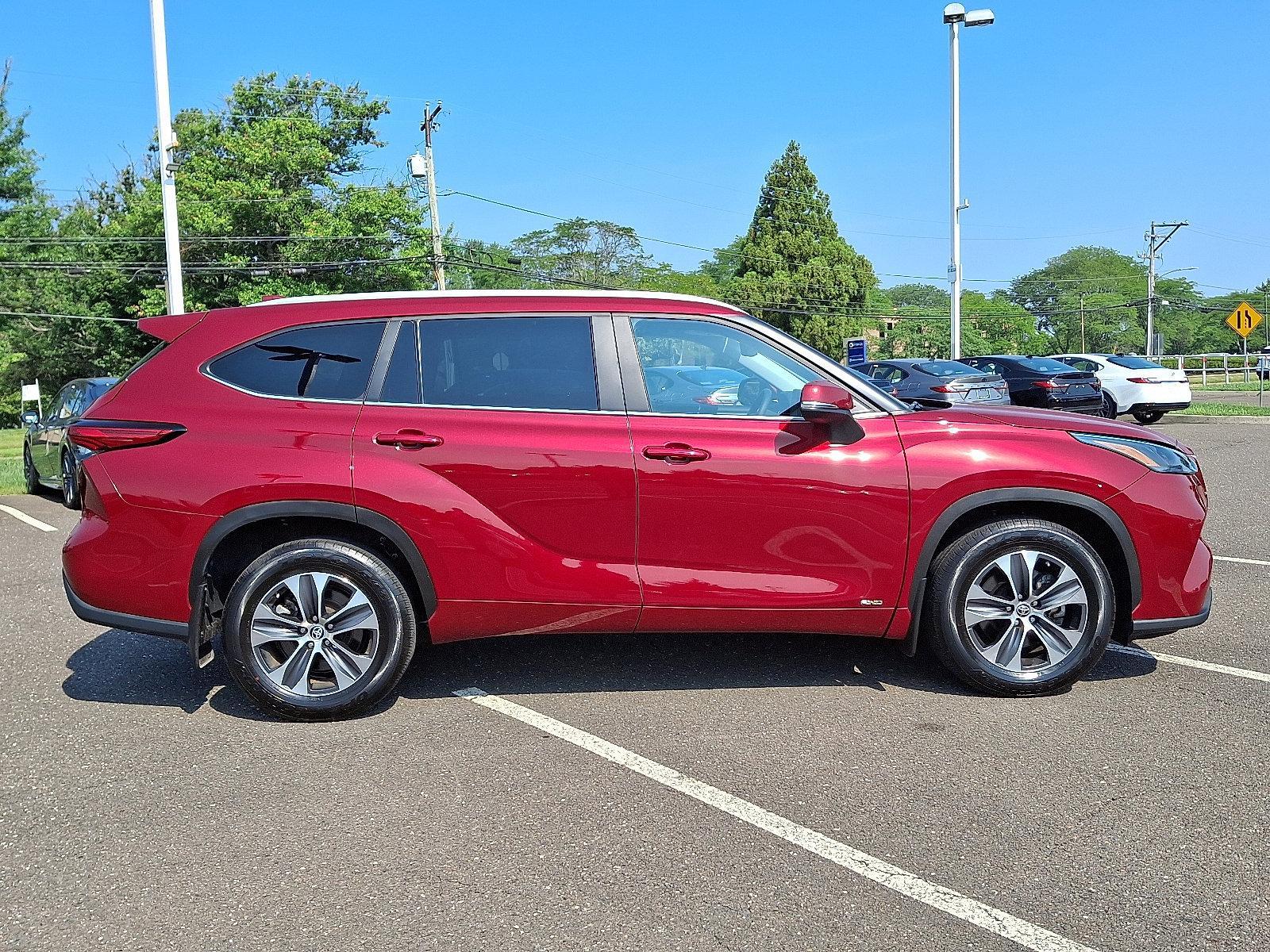 2023 Toyota Highlander Vehicle Photo in Trevose, PA 19053