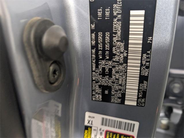 2022 Toyota Highlander Vehicle Photo in ENGLEWOOD, CO 80113-6708