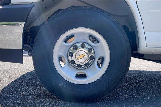 2025 Chevrolet Express Cargo Van Vehicle Photo in INDEPENDENCE, MO 64055-1314