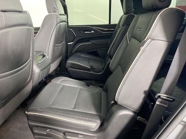 2022 Cadillac Escalade Vehicle Photo in ALLIANCE, OH 44601-4622