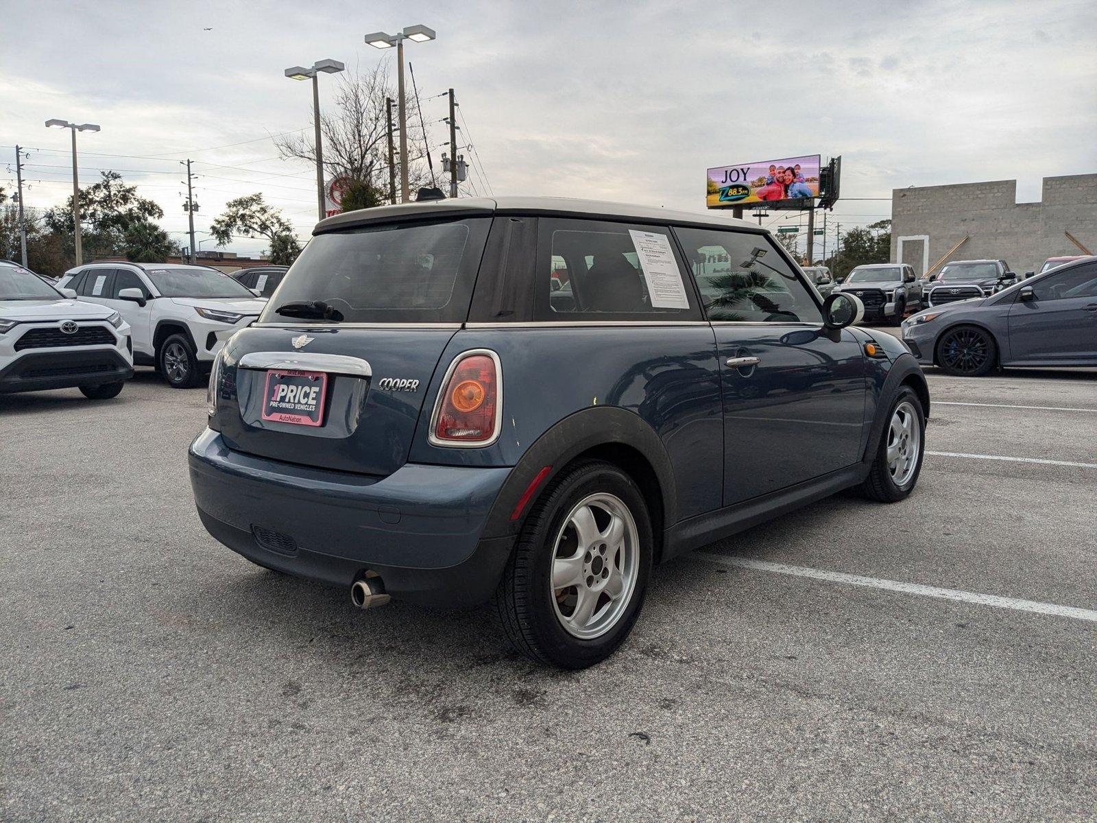 2010 MINI Cooper Hardtop 2 Door Vehicle Photo in Winter Park, FL 32792