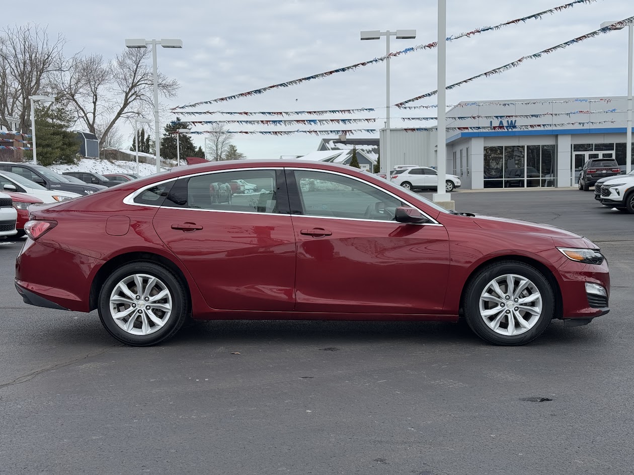 2019 Chevrolet Malibu Vehicle Photo in BOONVILLE, IN 47601-9633