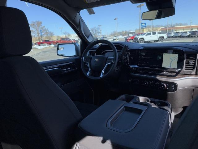 2025 Chevrolet Silverado 1500 Vehicle Photo in MANHATTAN, KS 66502-5036