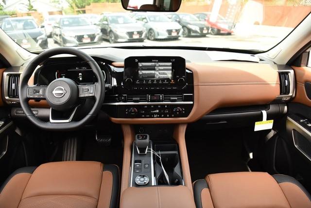 2025 Nissan Pathfinder Vehicle Photo in Ballwin, MO 63011