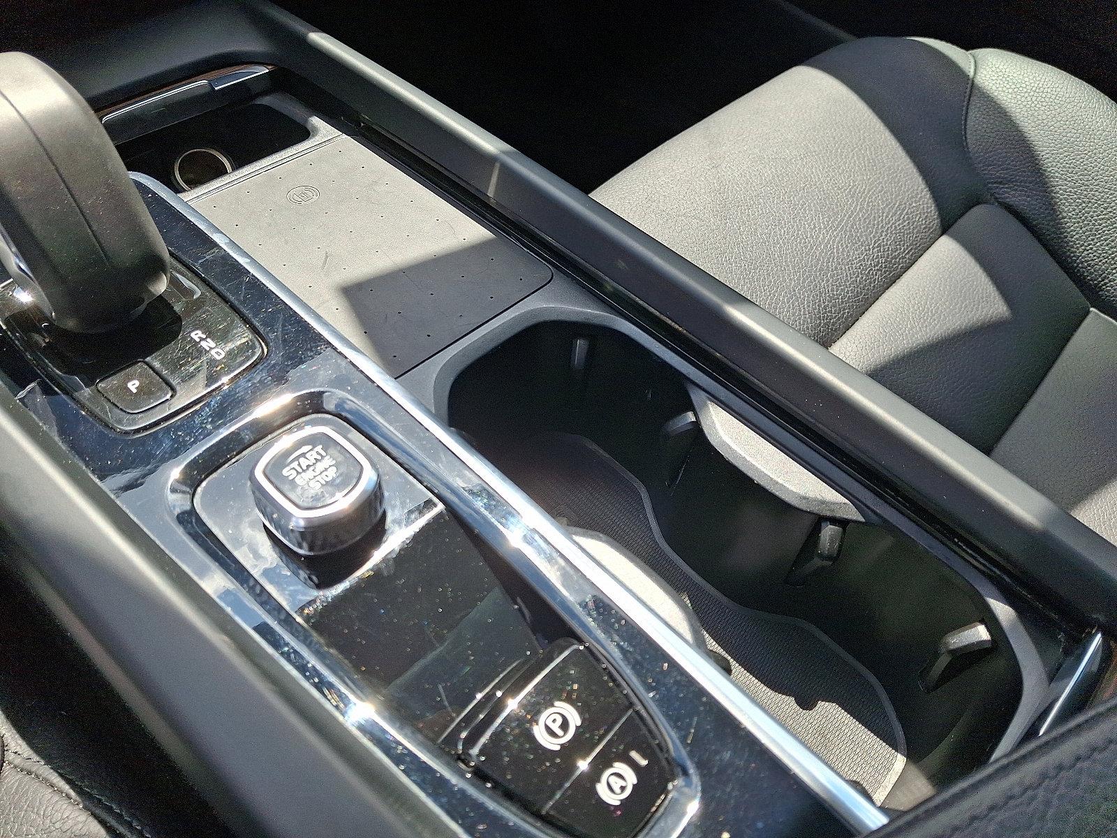 2022 Volvo XC60 Vehicle Photo in Trevose, PA 19053