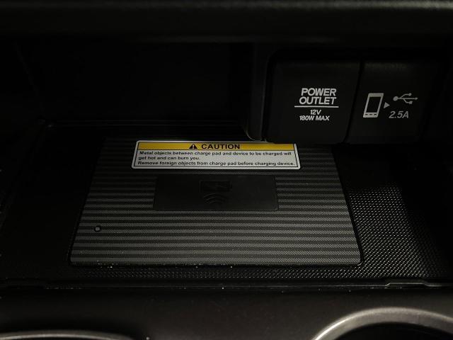 2022 Honda Pilot Vehicle Photo in Appleton, WI 54913