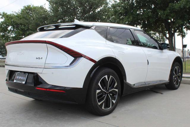2022 Kia EV6 Vehicle Photo in HOUSTON, TX 77090