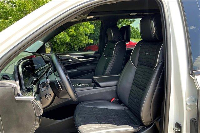 2023 Cadillac Escalade Vehicle Photo in KANSAS CITY, MO 64114-4545