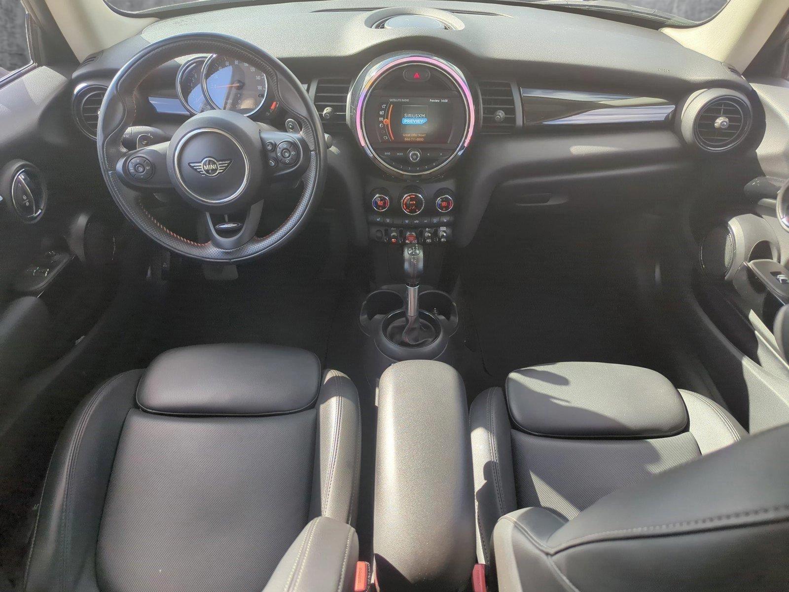 2019 MINI Cooper S Hardtop Vehicle Photo in Pembroke Pines, FL 33027