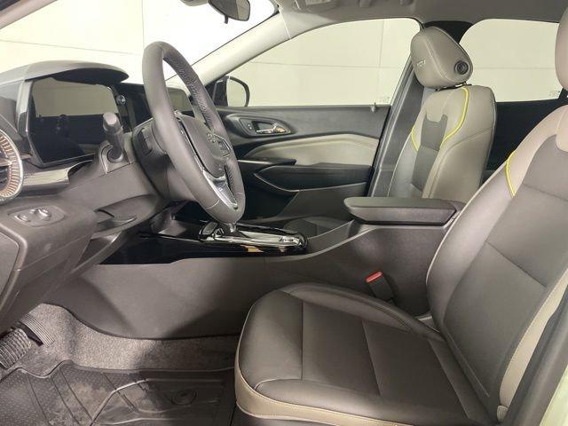 2025 Chevrolet Trax Vehicle Photo in PHOENIX, AZ 85014-3381