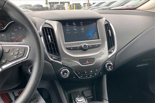 2018 Chevrolet Cruze Vehicle Photo in INDEPENDENCE, MO 64055-1377