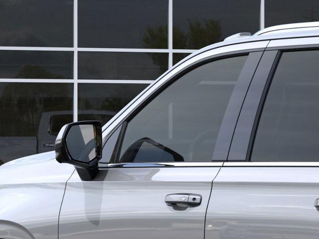 2025 Chevrolet Suburban Vehicle Photo in Roslyn, NY 11576