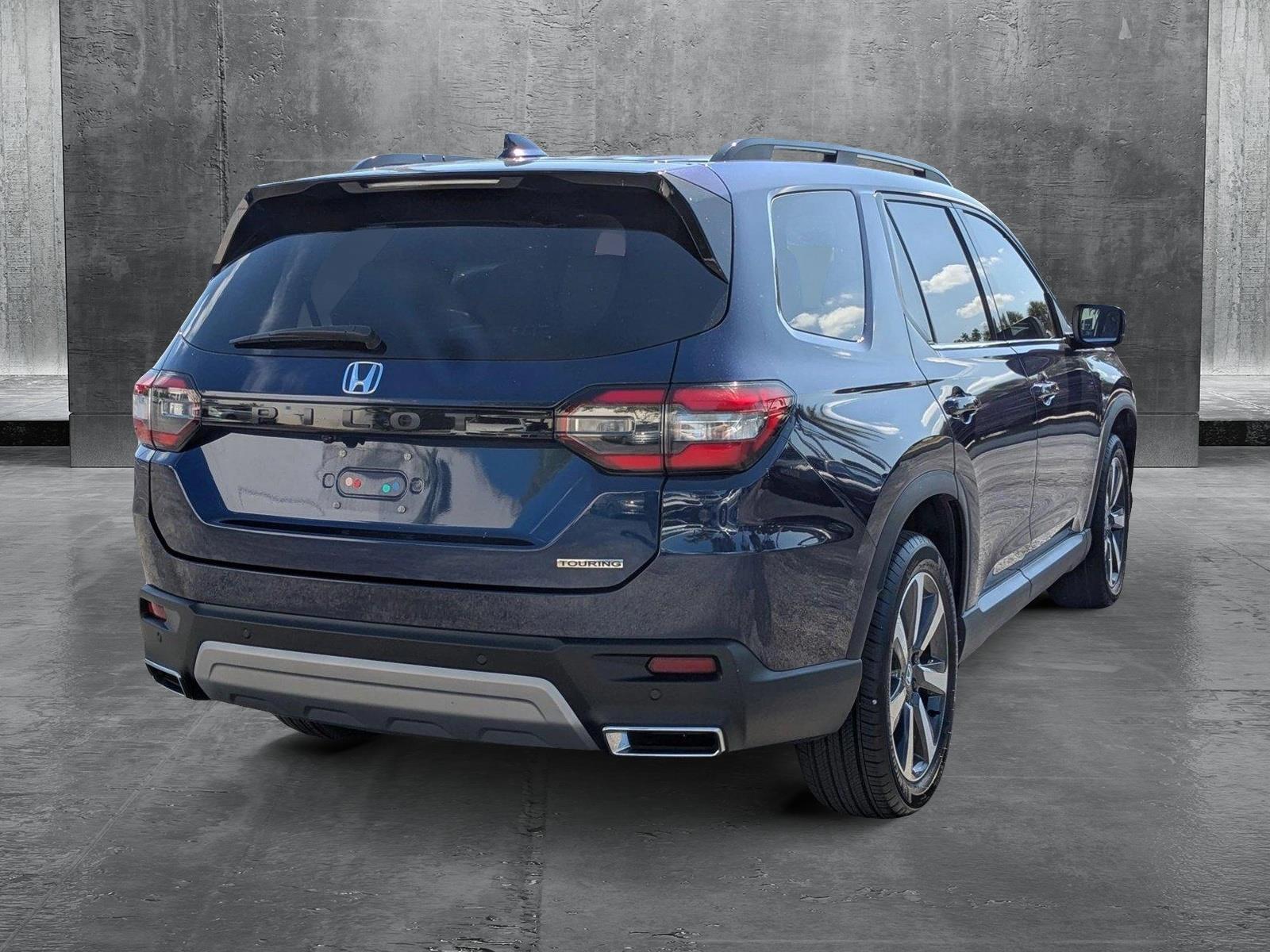 2024 Honda Pilot Vehicle Photo in Miami, FL 33015