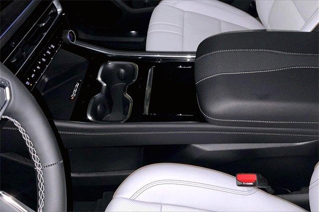 2026 Chevrolet Traverse Vehicle Photo in KANSAS CITY, MO 64114-4502