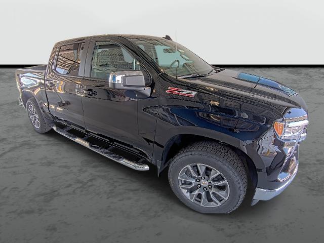 View vehicle photo 4